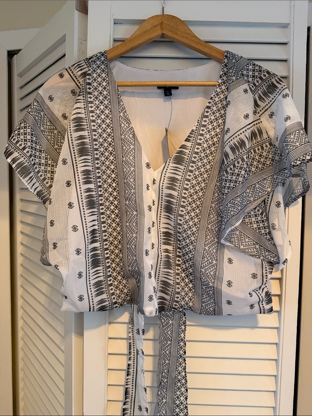 Express Black & White Printed V-Neck Tie-Waist Blouse